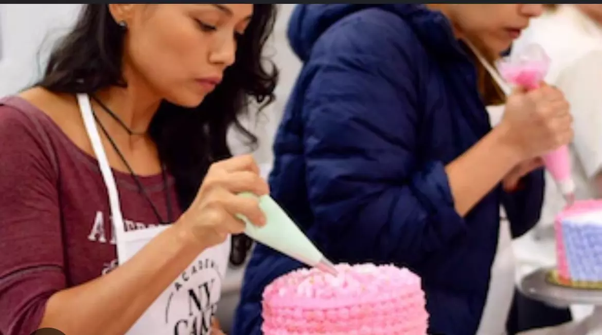 Up to 37% Off on Cake / Cupcake Decorating Course at Tinytown playhouse - Primary Image