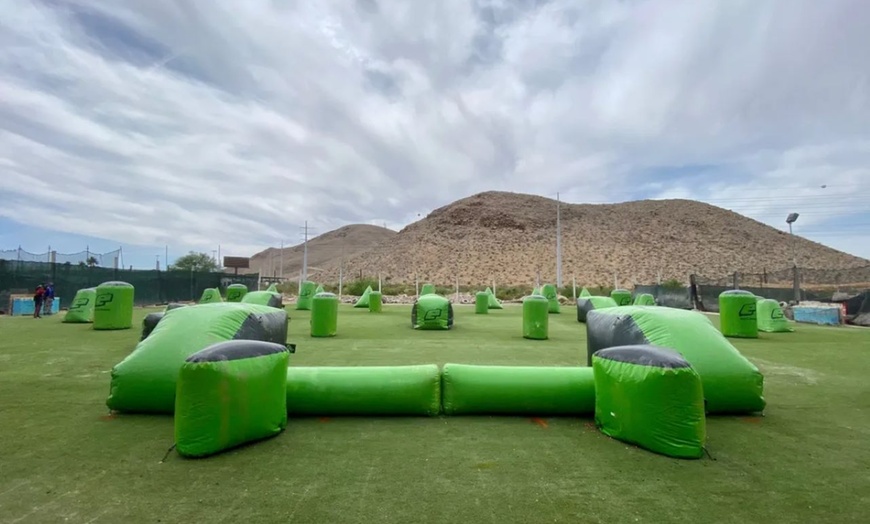 Image 9: Exciting Eight Player Gel Blaster Party Package for a Day of Fun