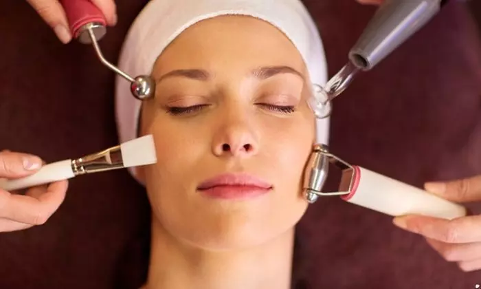 Experience the Magic of Luxury Hydra Facial with a 6-Step Deep Cleanse