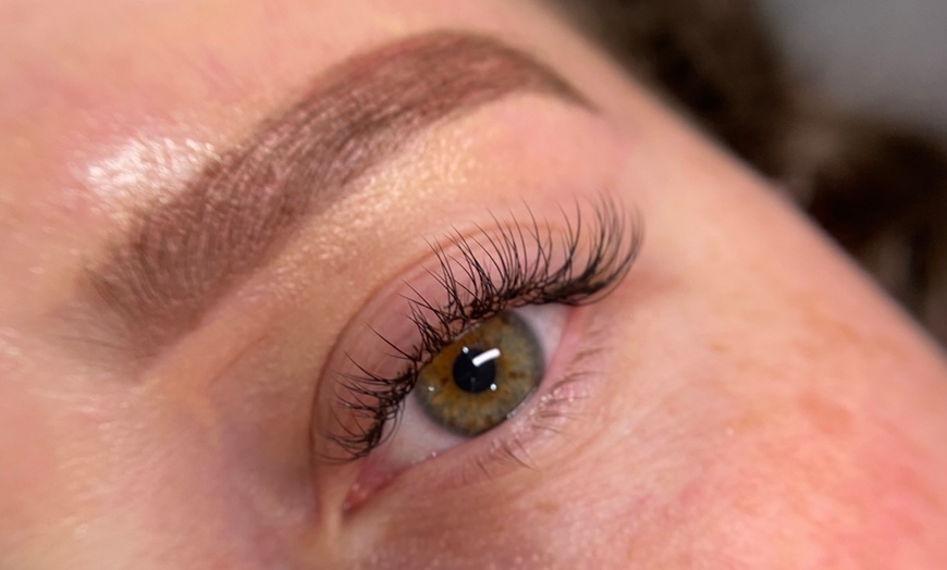 Image 3: Eyelash Extensions at Lash Rina