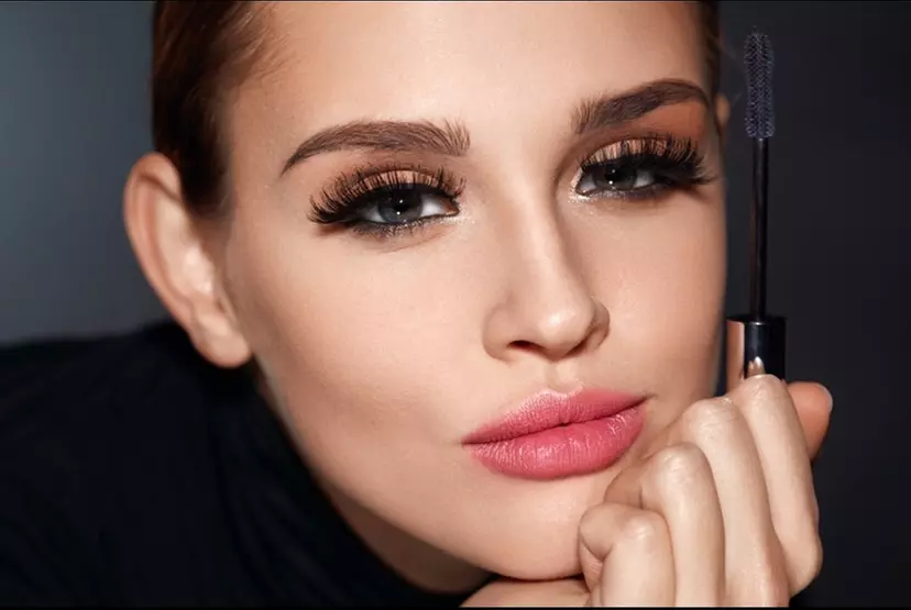 Experience Classic, Hybrid, Volume & MEGA Eyelash Extensions