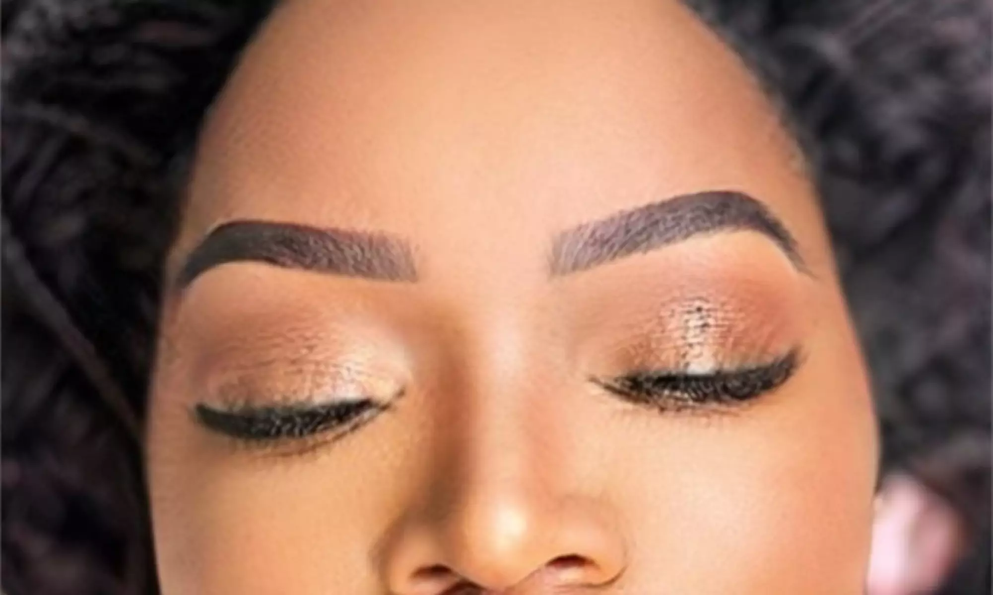 Discover Mj Beauty Creation's microblading session for fuller brows with up to 30% off - Second Medium