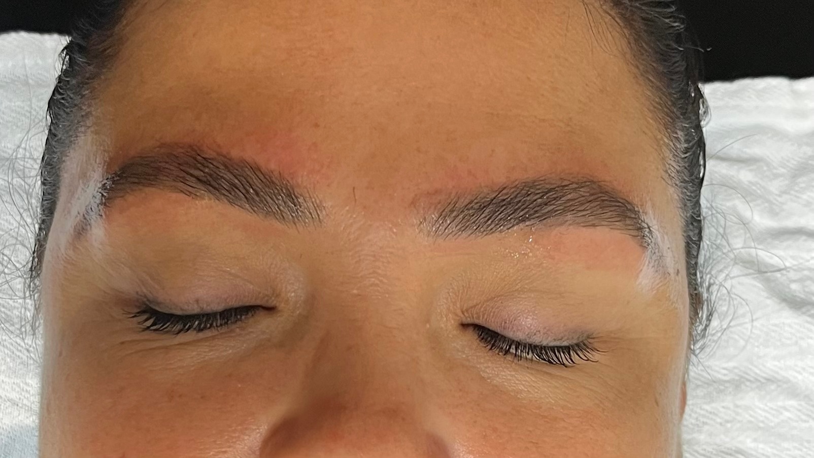 Perfectly Shaped Brows with Shaping, Lamination or Tint