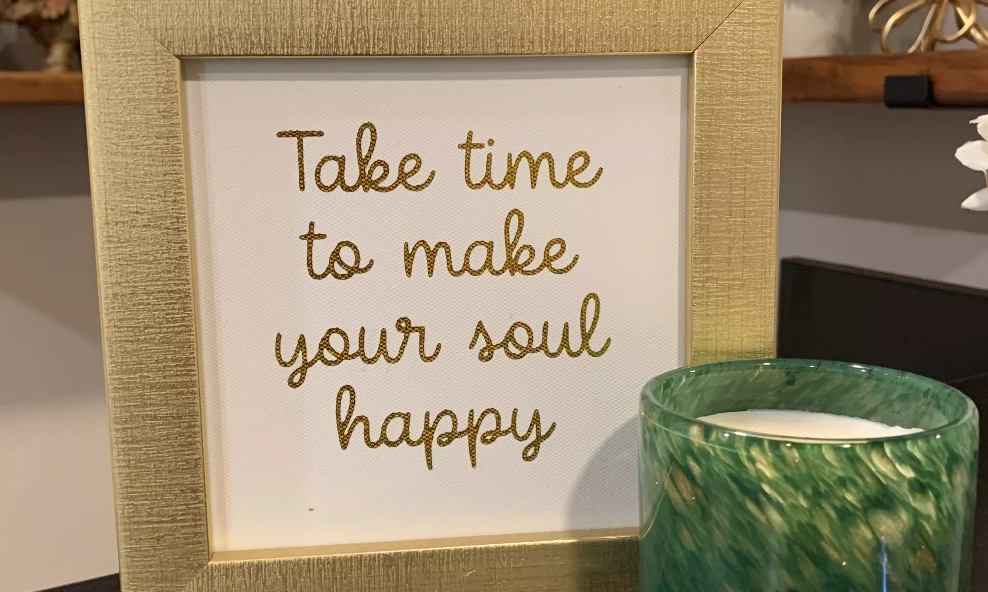 Experience Zenity Spa's Facial Packages for Acne or Anti-Aging with up to 36% off. A rejuvenating blend of therapies awaits.