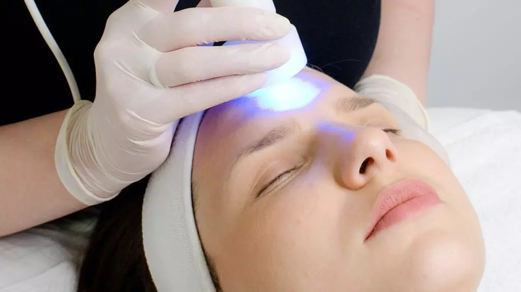 Up to 60% Off on Infrared Therapy at Elements - Primary Image