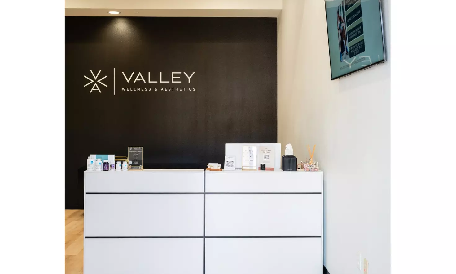 60-Min Custom, Medical Grade or Microdermabrasion Facial