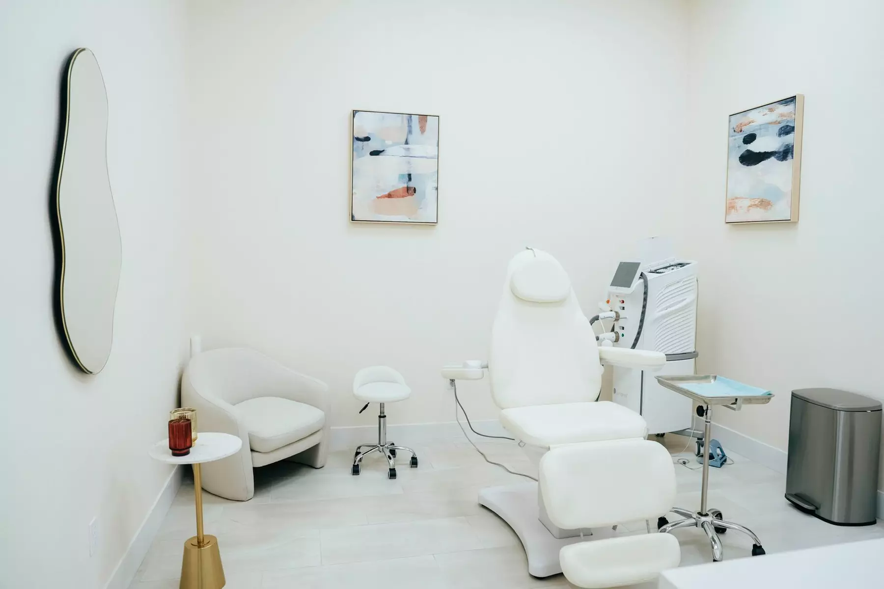 One Syringe of Revanesse Versa for Lips or Face at Milan Medical