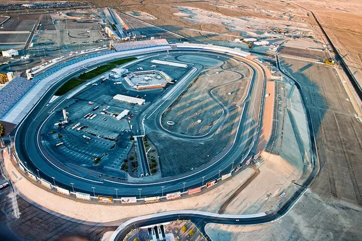 Six-Lap Supercar Experience at Dream Racing