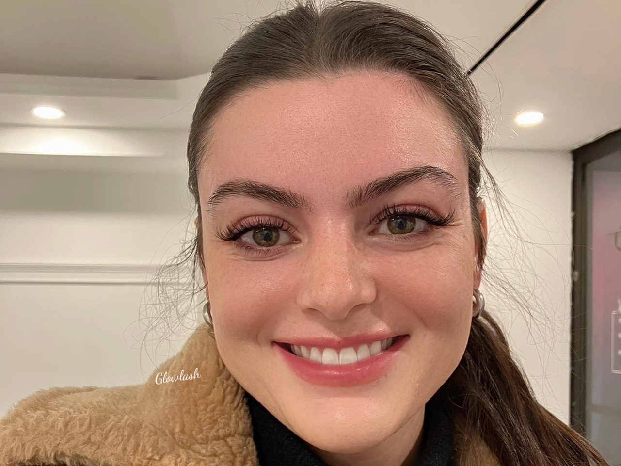Transform Your Look: Hybrid, Volume or Sapphire Set Eyelash Extensions