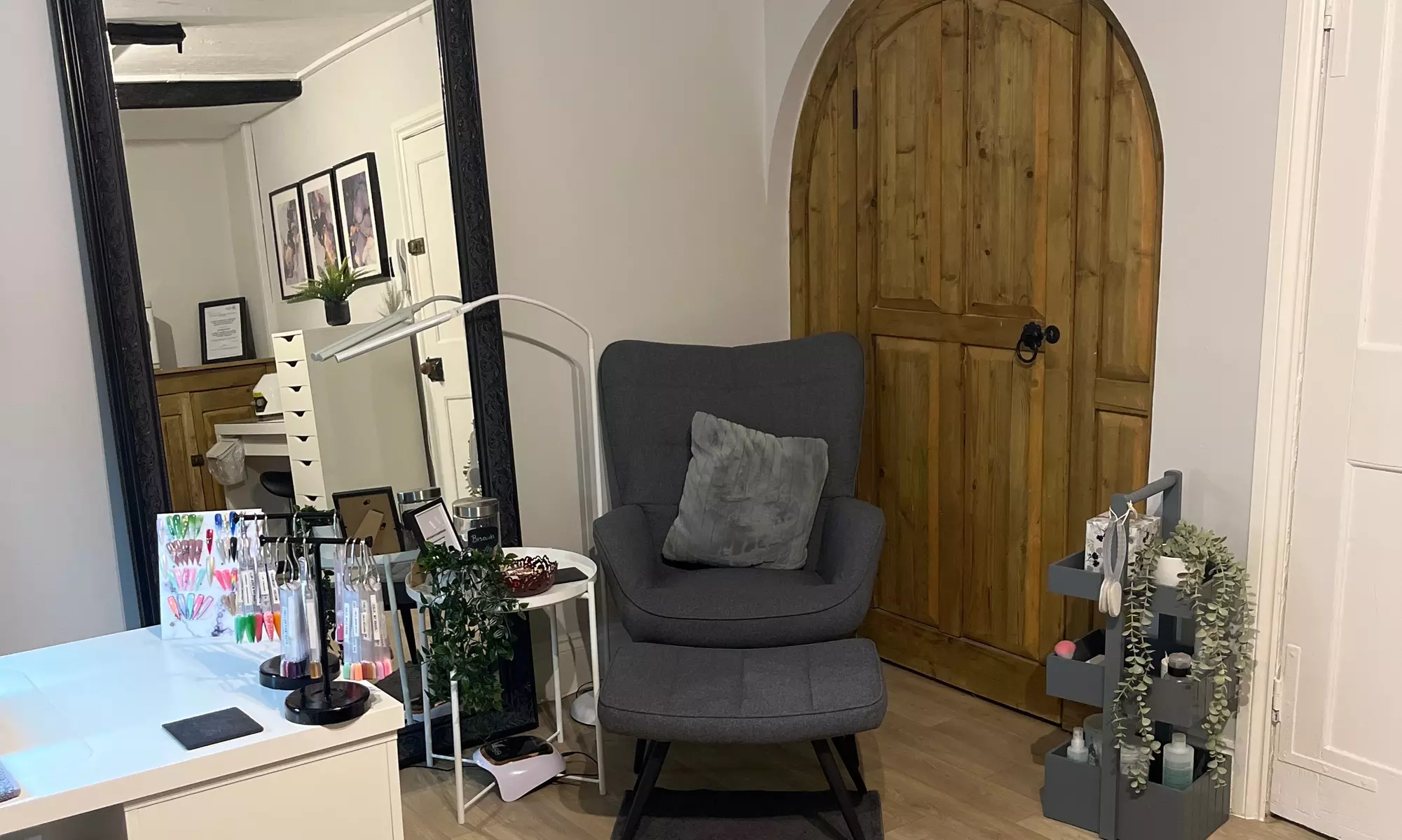 Achieve Flawless Brows: Single Session Microblading w/ Optional Top Up