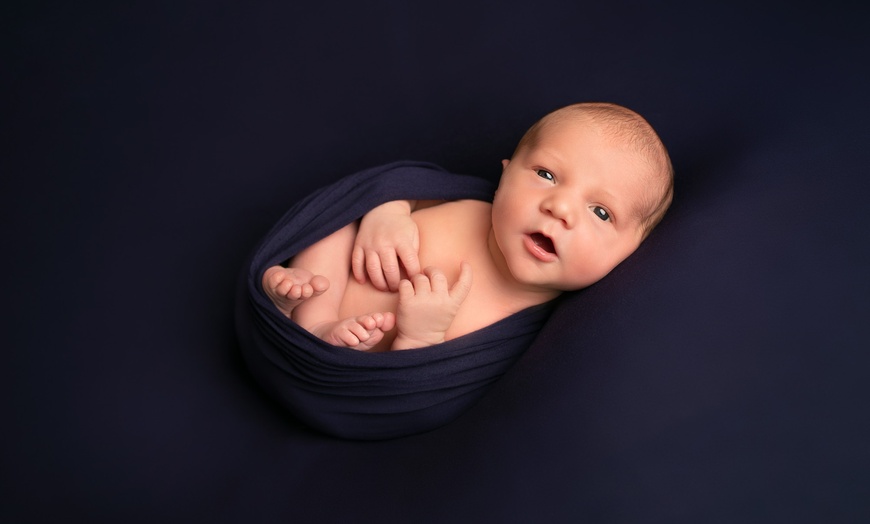 Image 3: Newborn Photoshoot With Free Print at Peekaboo  