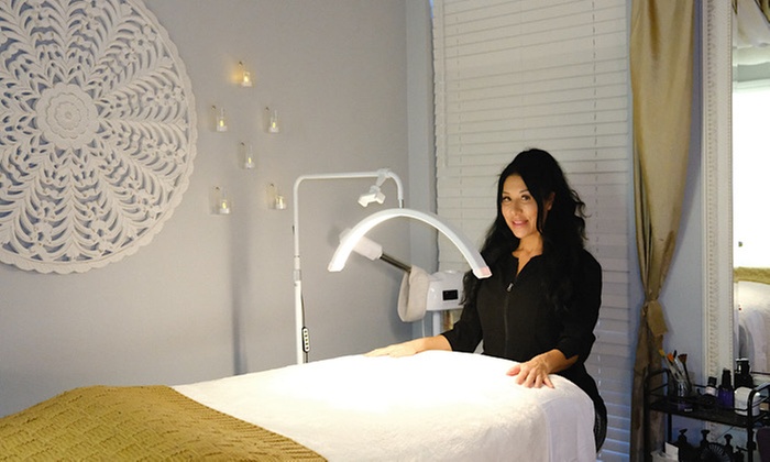 Up to 46% Off on HydroFacial at Lavish Divine