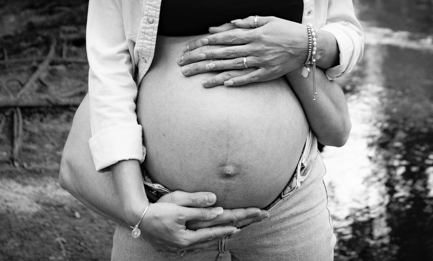 Image 1: Séance photo grossesse et naissance avec Joy Anna Photographie