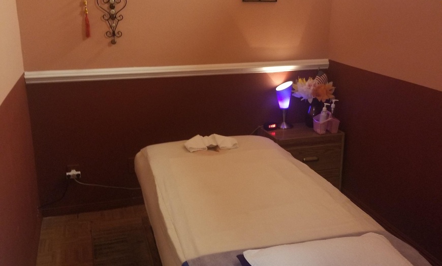 Image 5: 60min Massage w Hot Stones and Cupping or Couple's Massage