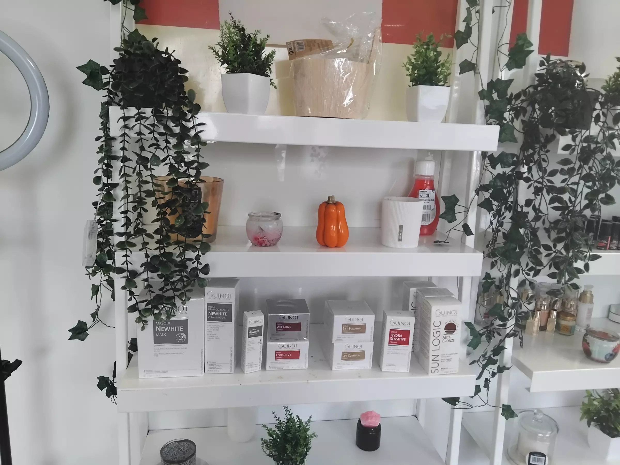 Dites adieu aux poils avec une épilation à la cire douce au miel