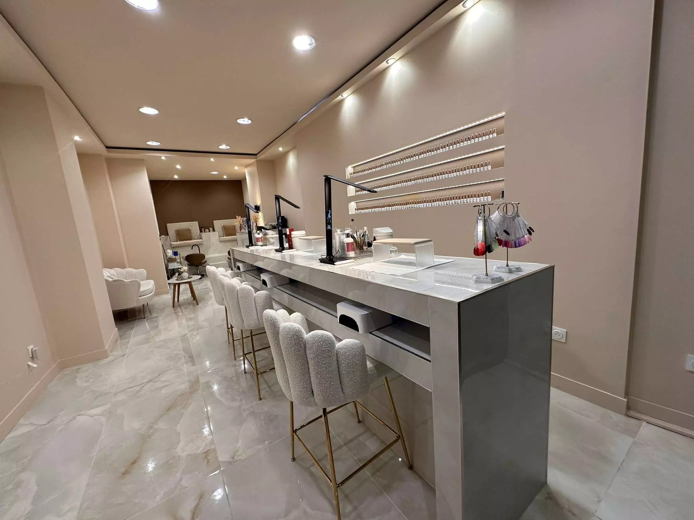 Jusqu'à 41% de réduction sur Beauté des mains chez Fonails - Primary Image