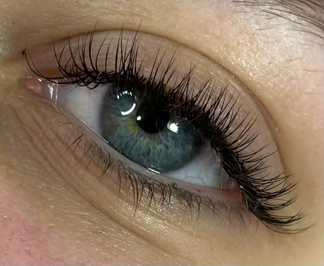 Up to 37% Off on Eyelash Extensions at EsthiNicole