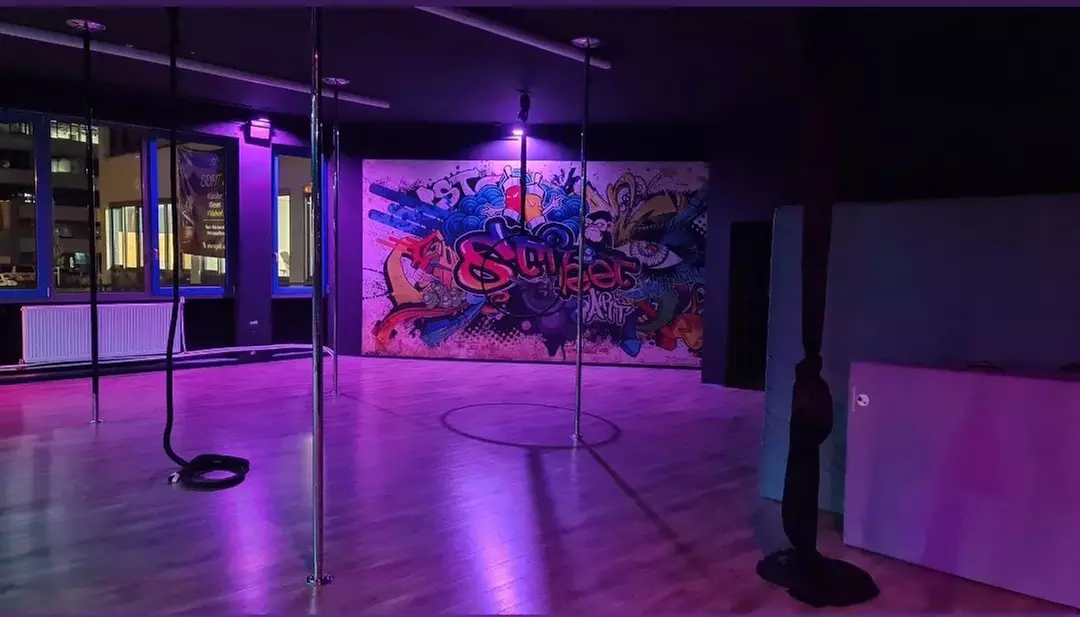 Fitnessstudio–Fitness bei Xrissy’s Pole