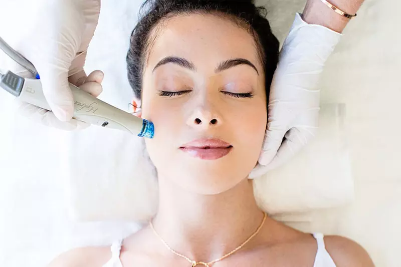 Enjoy a revitalizing HydraFacial with optional HydroJelly Mask at Beverly's Med Spa, offering up to 50% off - Primary Image