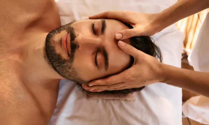 Relaks w indyjskim stylu: Masaże dla mężczyzn – indyjski masaż ciała lub relaksacyjny na plecy i ciało (do -27%) - Second Medium