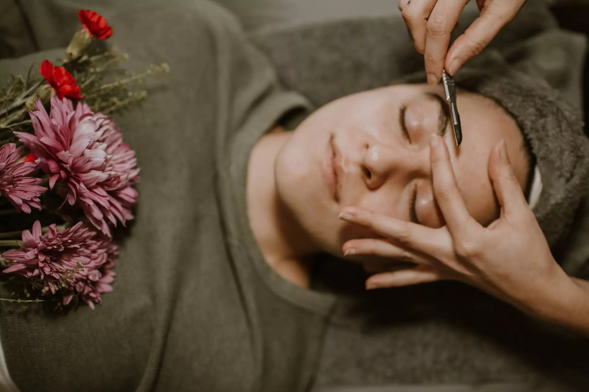 Achieve radiant skin with Elite Chicago Spa's dermaplane and peel, enjoy up to 34% off for refreshed complexion - Primary Image