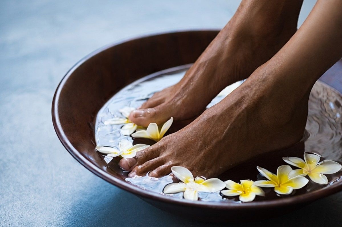 Rejuvenate With Ionic Detox Foot Baths For A Healthier You