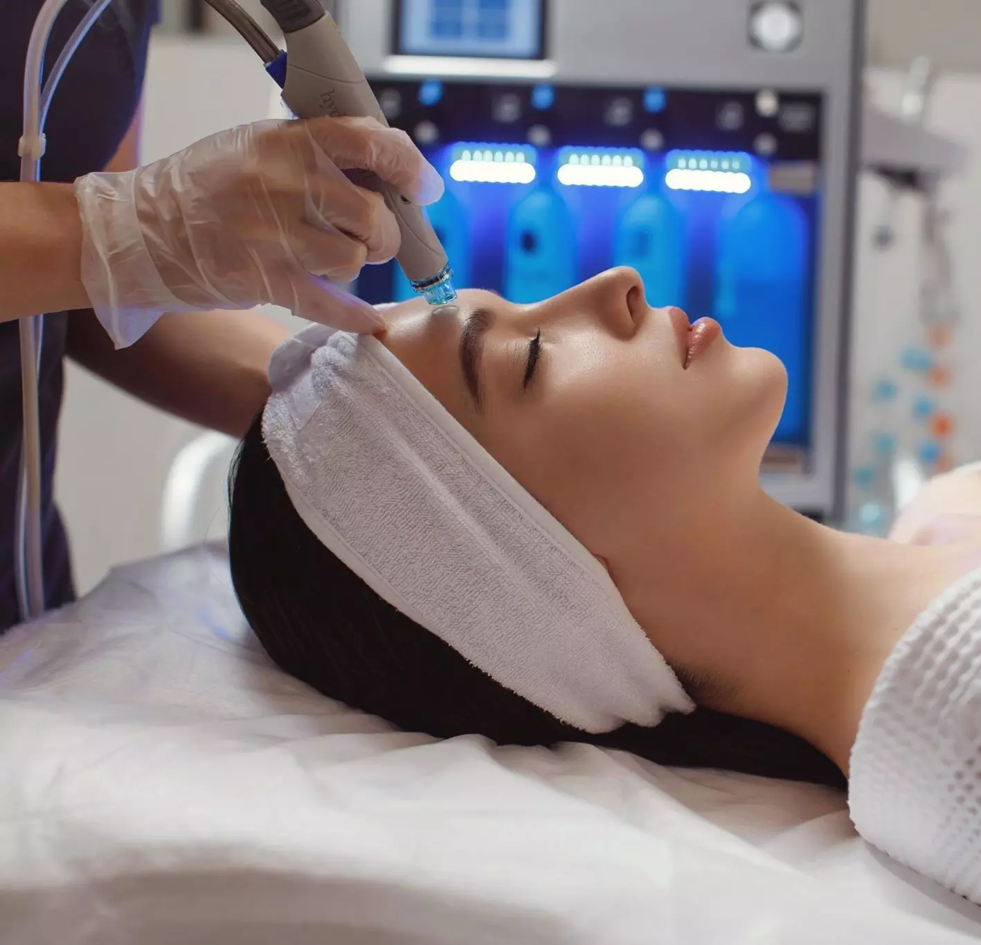 Experience AES Med Spa's One HydraFacial for Glowing Skin with Up to 50% Off - Primary Image