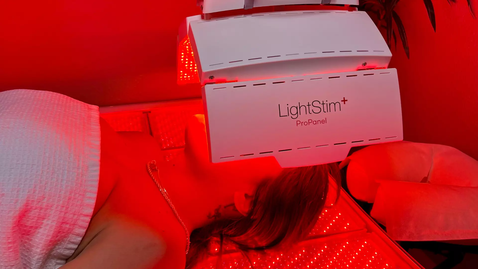 Up to 30% Off on Red Light Therapy at Deep Wave - Primary Image