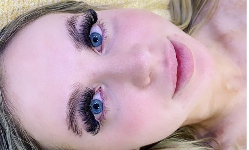 Image 3: Up to 59% Off on Eyelash Extensions at Flourish Beauty