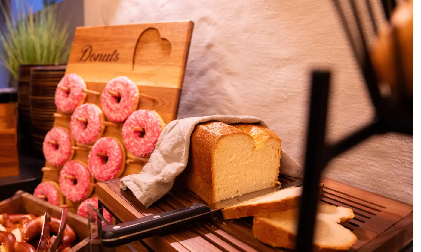 Sonntagsbrunch im stilvollen Gewölbekeller mit Buffet