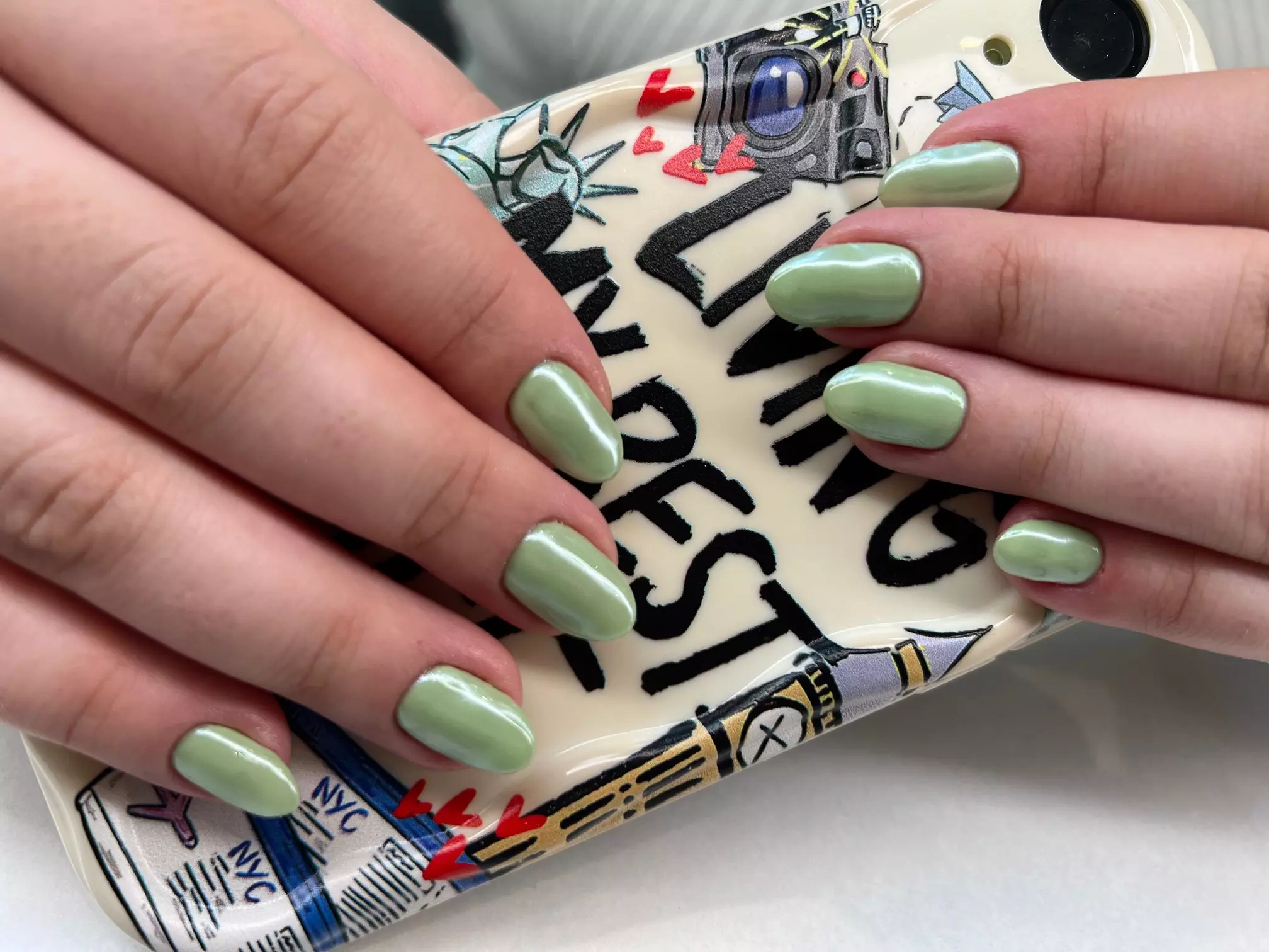 Eri Beauty Lab: Dive into 40% Off Gel Manicure, Pedicure & More! - Second Medium