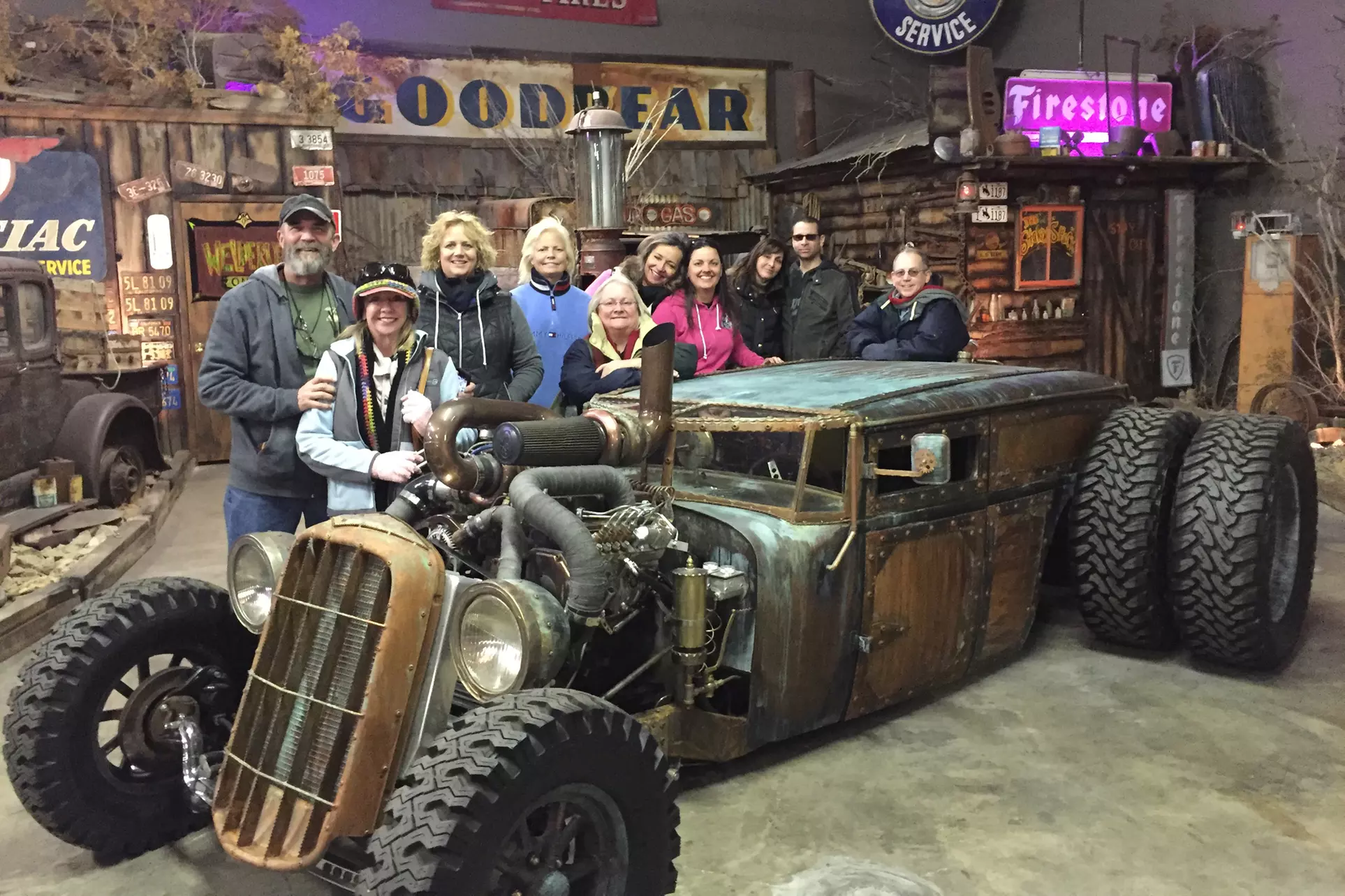 Discover Las Vegas : Tour for 2 in a Pink Hog Car Scooter+ Food Samples + 2 Souvenir T-Shirts (Up to 30% Off) - Second Medium