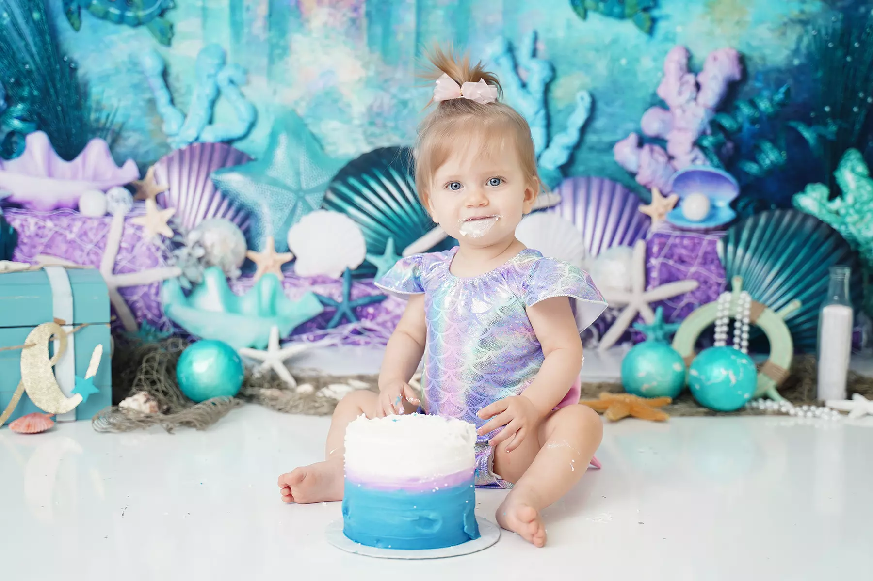 Studio Photo Shoot: 20 or 45 Minute Session with Up to 4 People