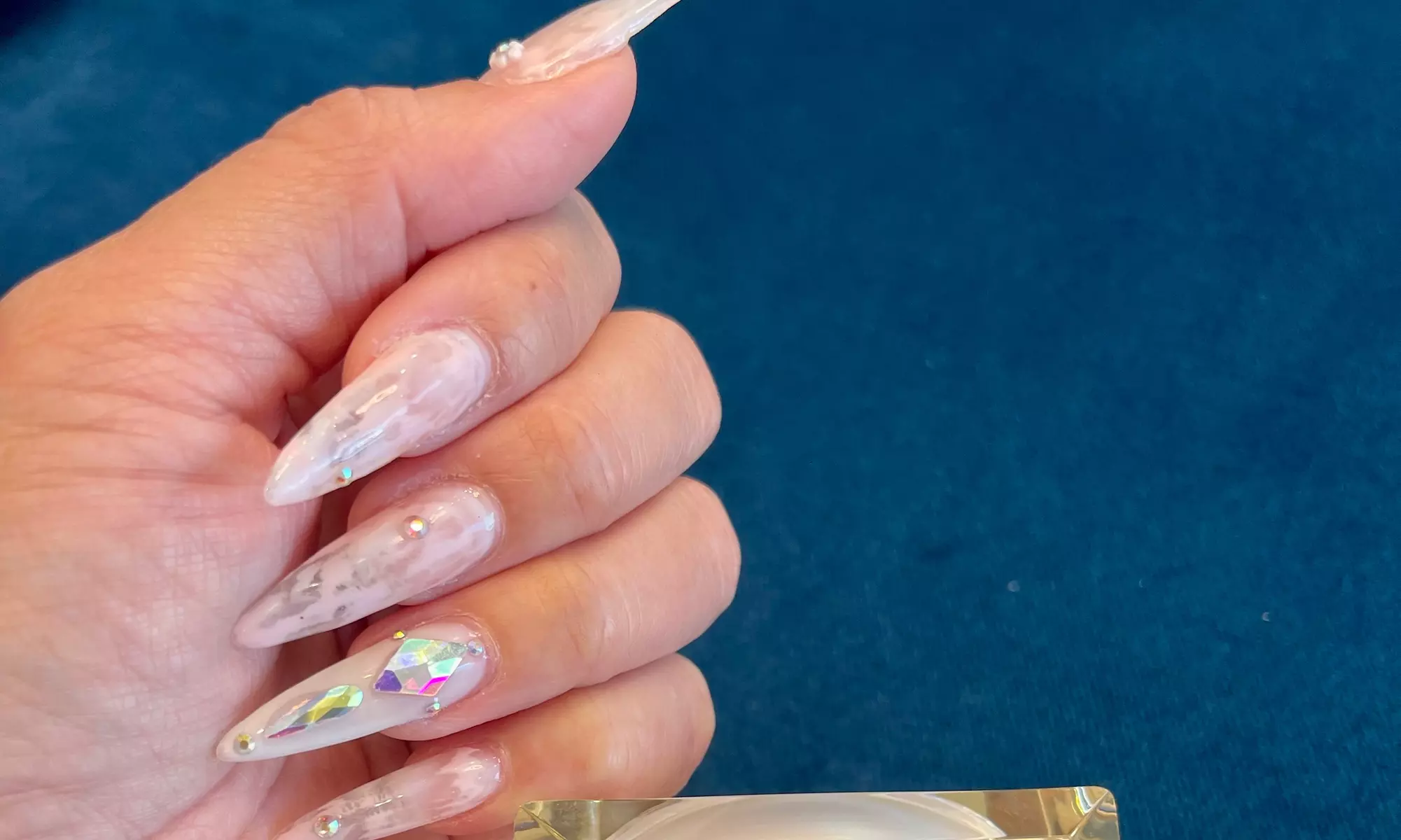Up to 33% Off on Salon-Shellac/No-Chip Mani-Pedi at JOLIVIA BEAUTY - Second Medium