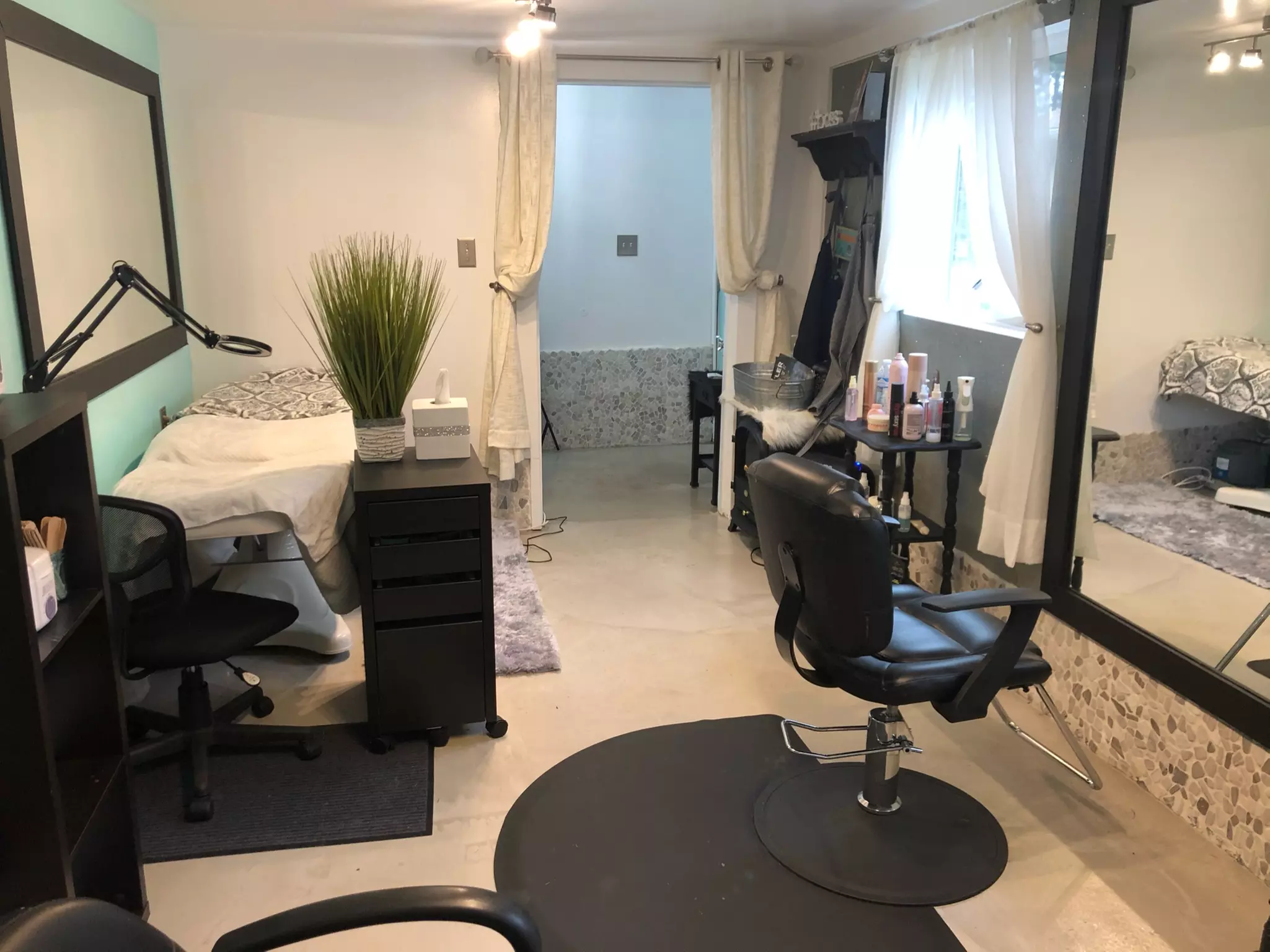 Up to 40% Off on Salon - Hair Color / Highlights at Bombshell Boutique - Primary Image