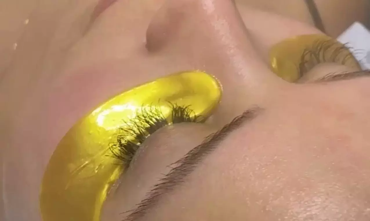 Experience M Gold Beauty Spa's 60-Minute Facial for softer, radiant skin with up to 44% off. Choose from tailored options. - Second Medium