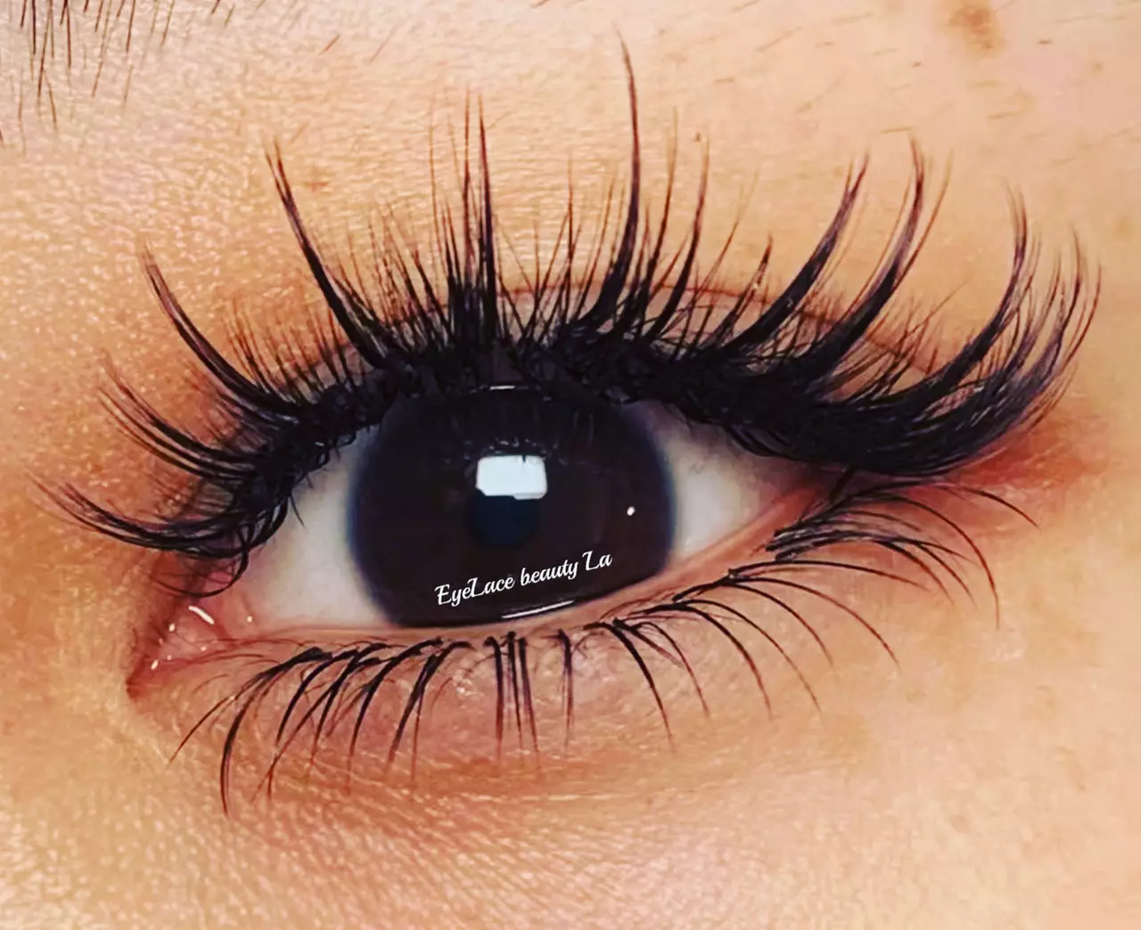 Full Set Eyelash Extensions: Classic, Volume, YY Shape Available