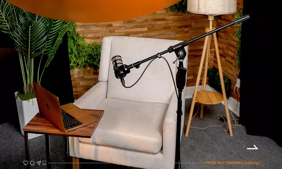 30, 60 or 90 Minute In-Studio Photography Session with Photo Package