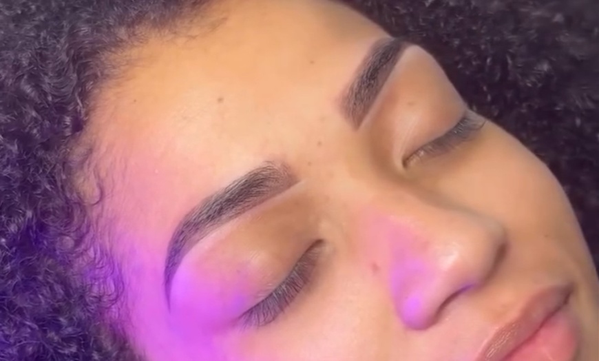 Image 3: Maquillage semi-permanent des sourcils avec l'Institut Lisa Mendes
