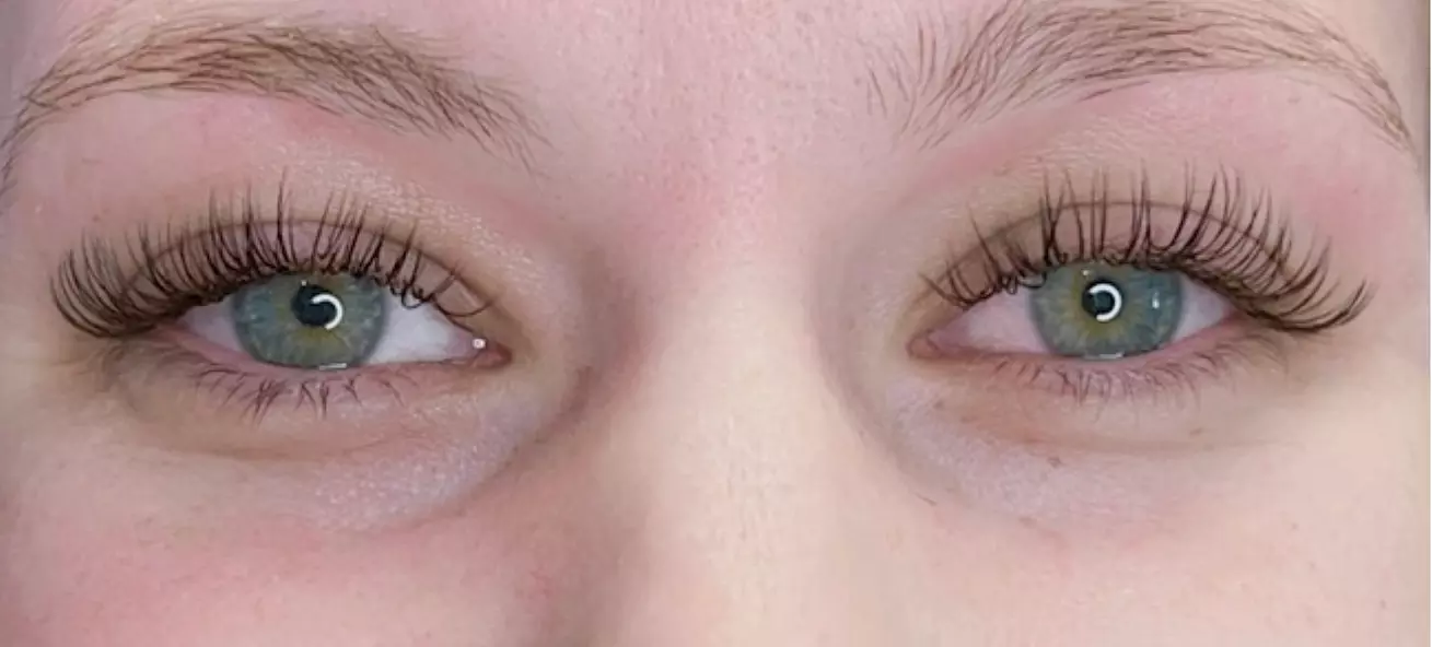 Glam Up Your Eyes with One Full Set of Natural Classic, Hybrid or Volume Eyelash Extensions (Up to 55%Off) - Primary Image