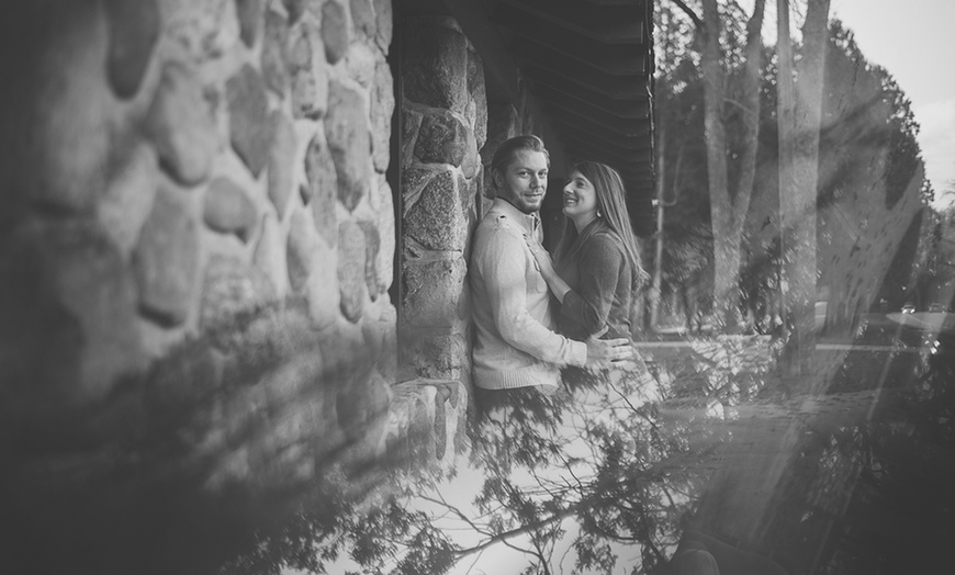 Image 6: One- to Two-Hour On-Location Photo Shoot with Print credit from Divno Photography ($50.00 Value)