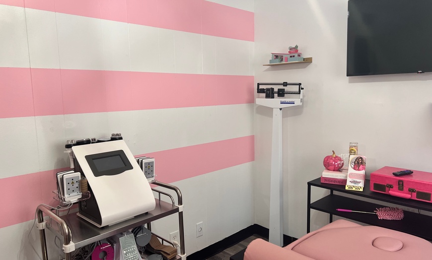 Image 2: Sculpt Your Dream Body: Non-Invasive Liposuction Awaits! 