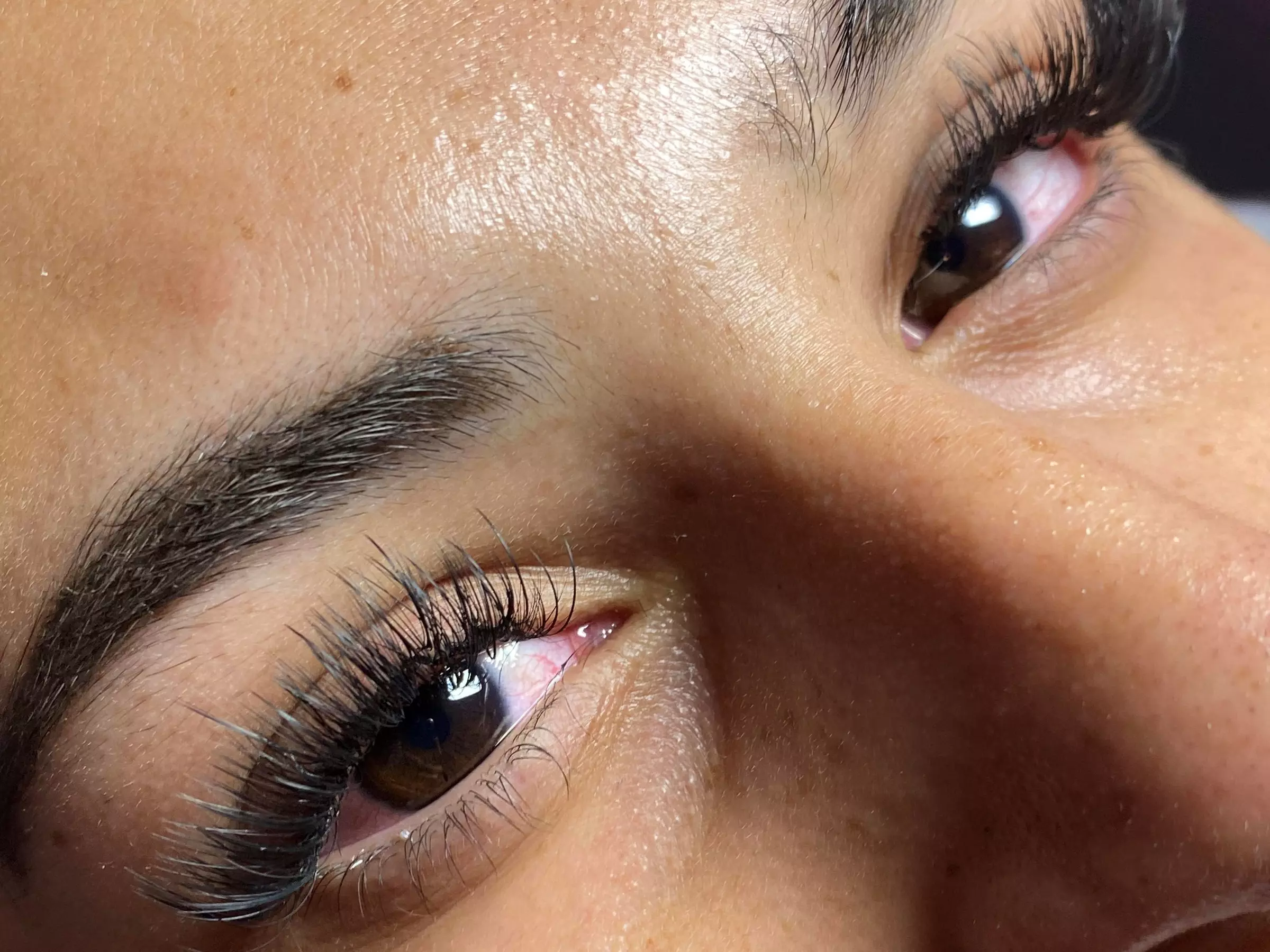 Transform Your Look with Classic or Hybrid Eyelash Extensions