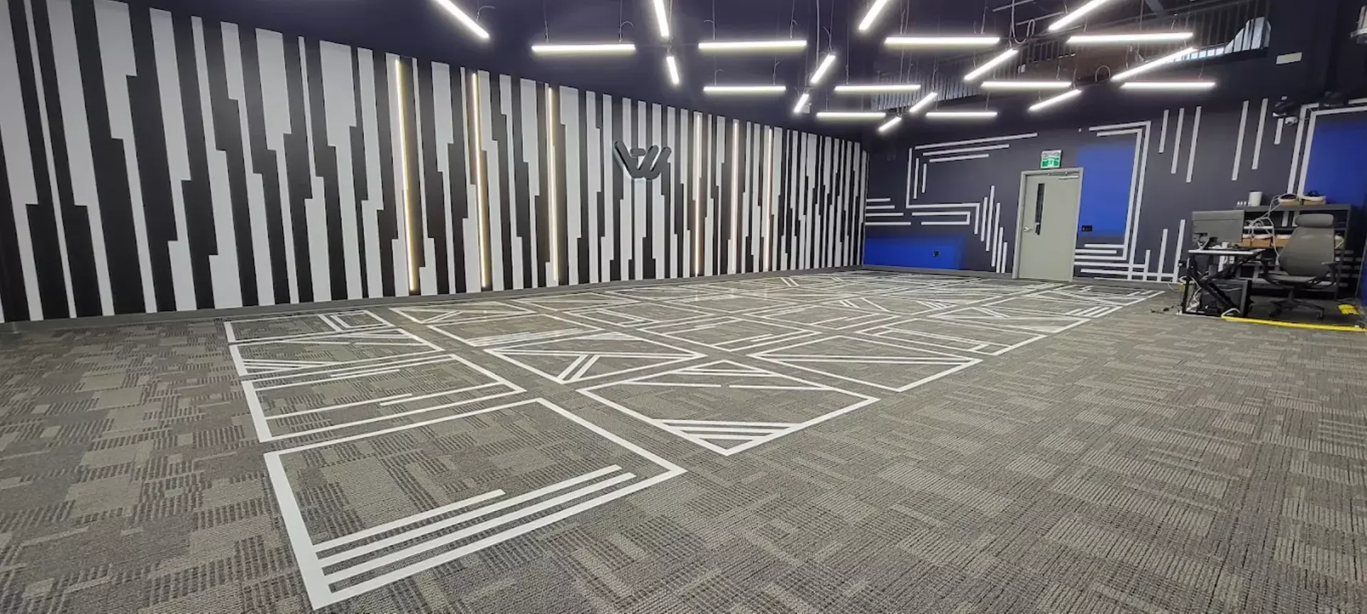 Immerse Yourself in One Hour VR Experience for Two, Four or Eight