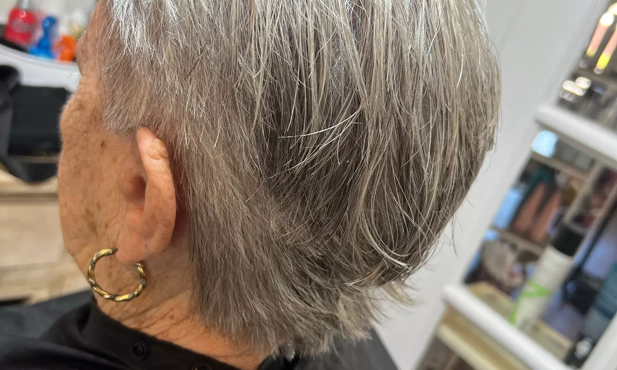 Transform your look with a women's haircut and style 