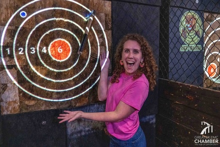 1-Hour Axe Throwing for 2 People - Axe Mania