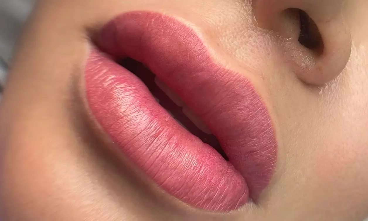 Get Fuller Lips with One Lip Blush Session for a Fresh Look
