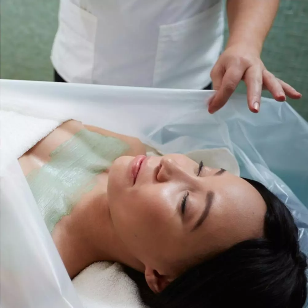 Achieve a refreshed body with LC Glam Box's Slimming Detox Body Wrap options, shedding inches with up to 20% off - Primary Image