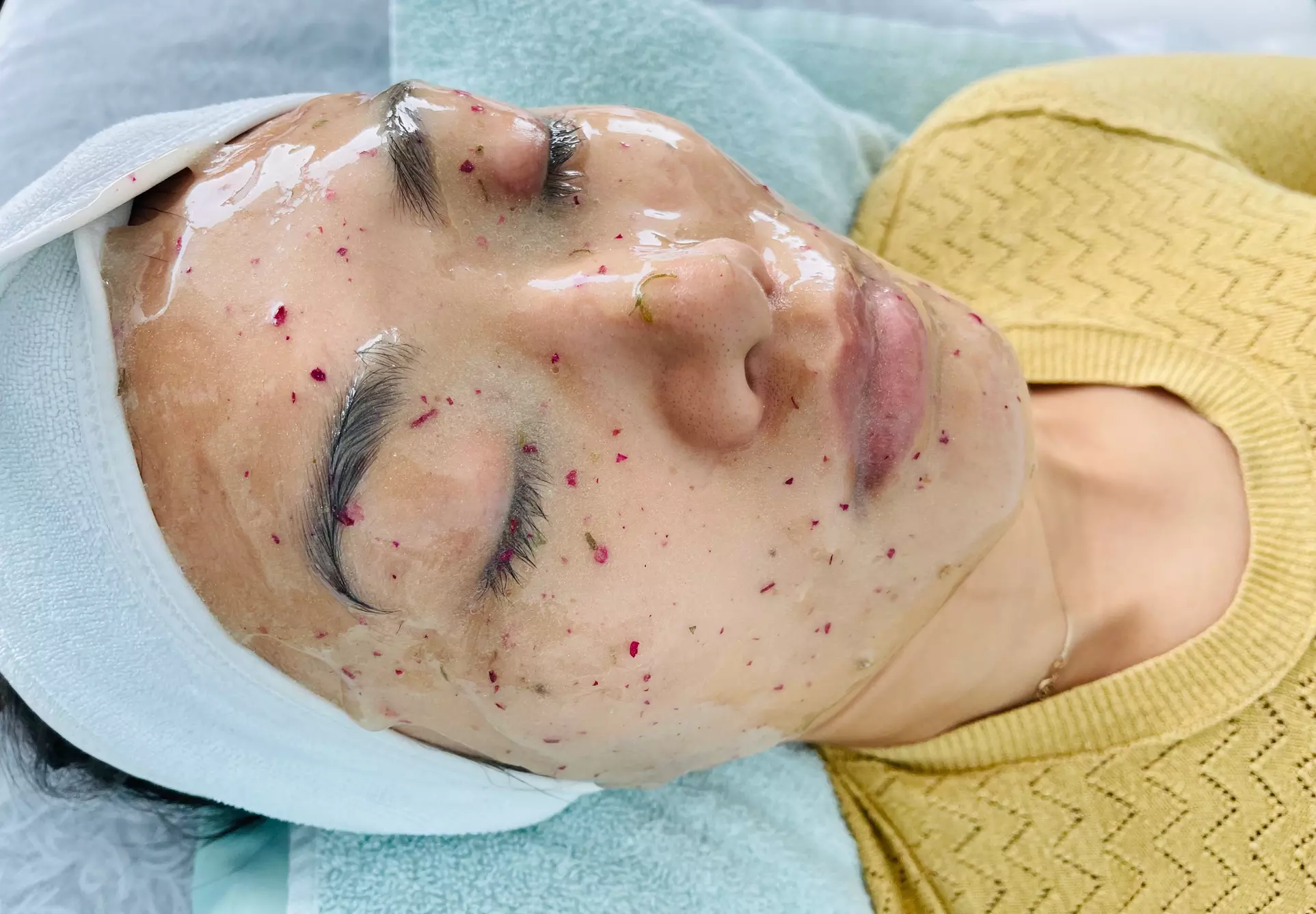 Explore Cloud9Cryo's CloudGlow Facial and Cryo T-Shock with up to 40% off, offering innovative anti-aging therapy - Second Medium