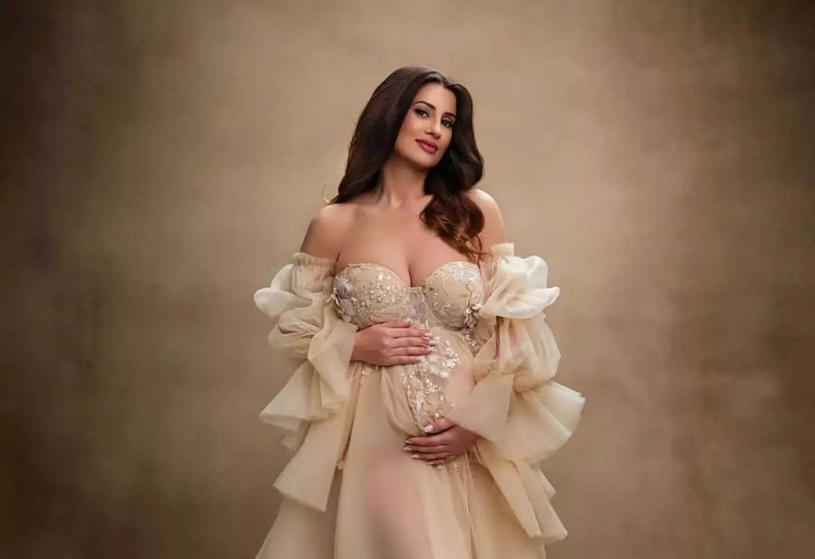 Capture Special Moments with a Photographer Studio Session 